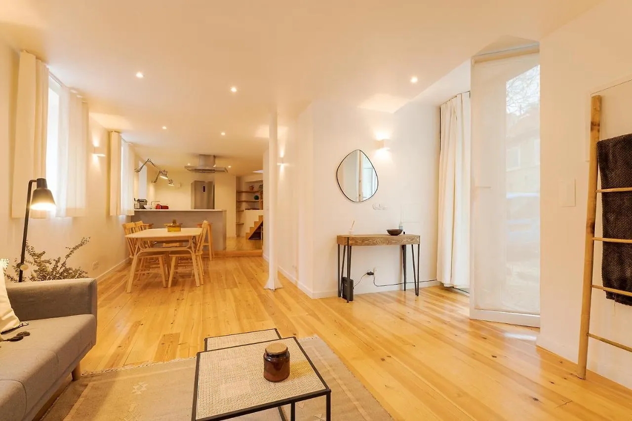 The Yellow House - Duplex With Local Charm リスボン