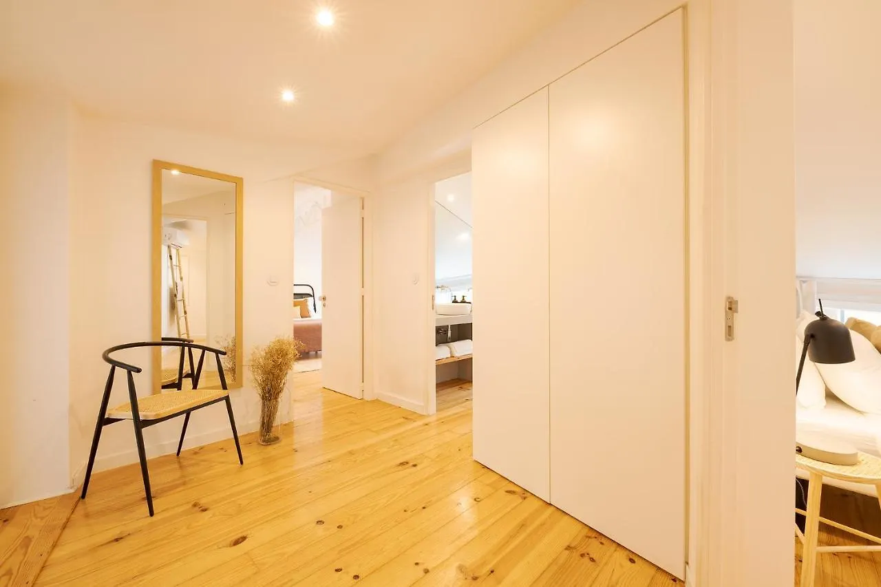 The Yellow House - Duplex With Local Charm Лиссабон
