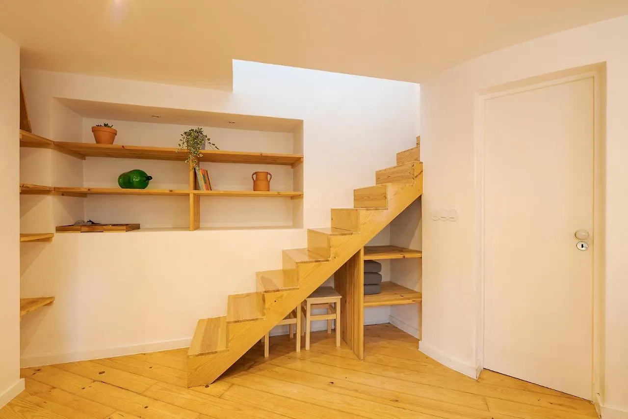 Апартаменты The Yellow House - Duplex With Local Charm Лиссабон